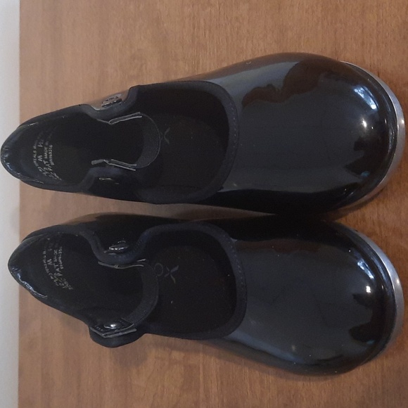 Capezio Black Kids Tap Shirs - Picture 1 of 4